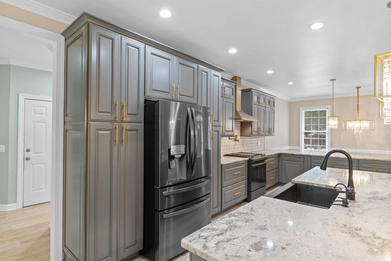 2544 Lake Vista Dr.  Photo 11