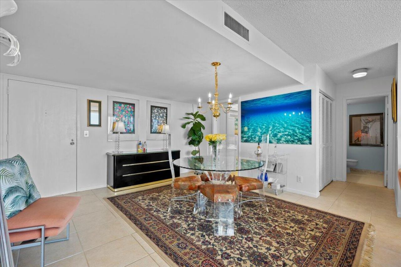 2400 Presidential Way, Unit 1005, West Palm Beach, FL 33401 Photo