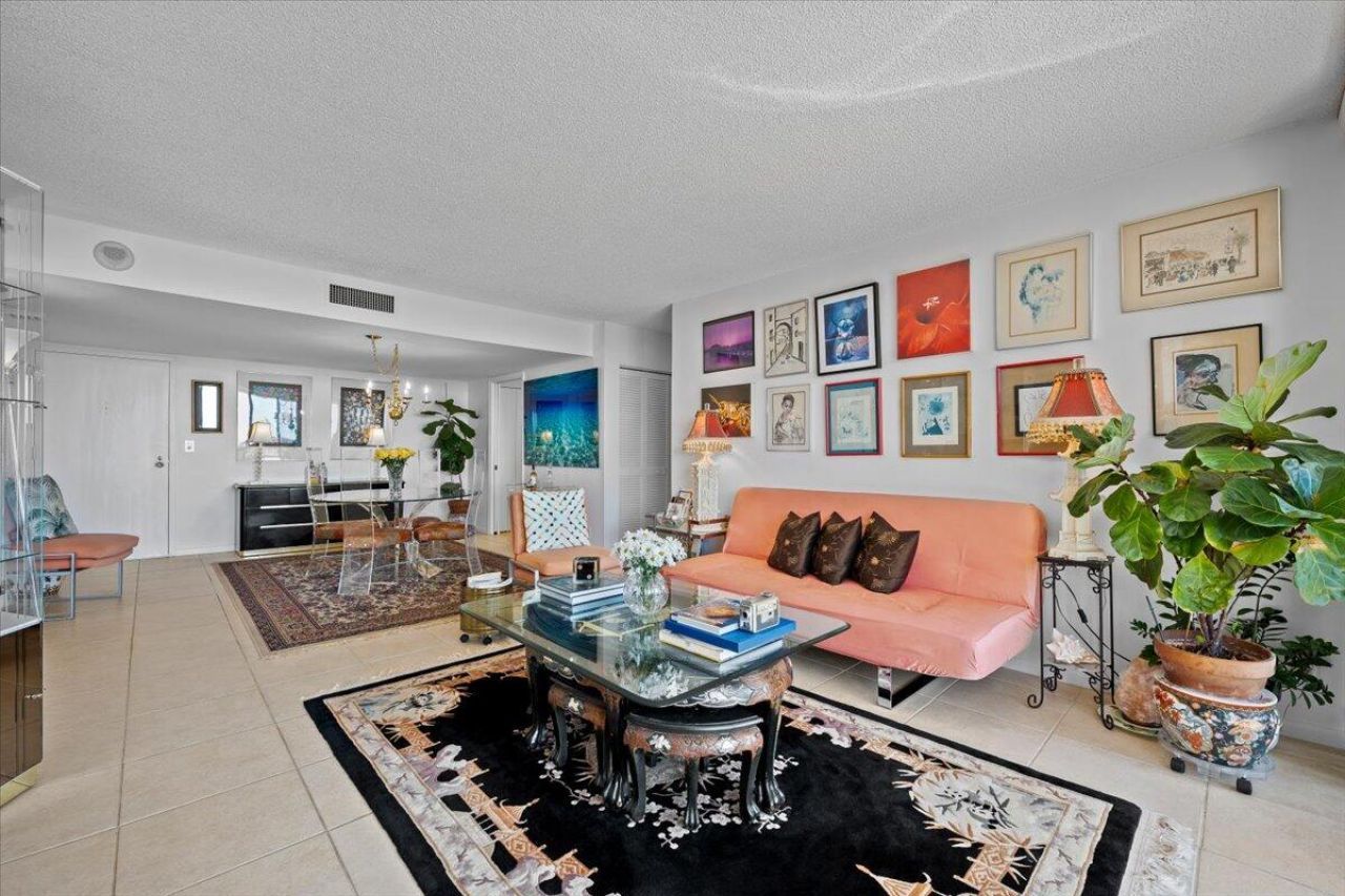 2400 Presidential Way, Unit 1005, West Palm Beach, FL 33401 Photo