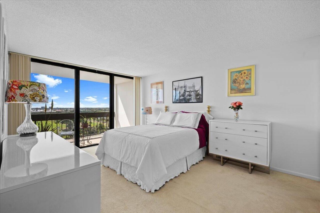 2400 Presidential Way, Unit 1005, West Palm Beach, FL 33401 Photo
