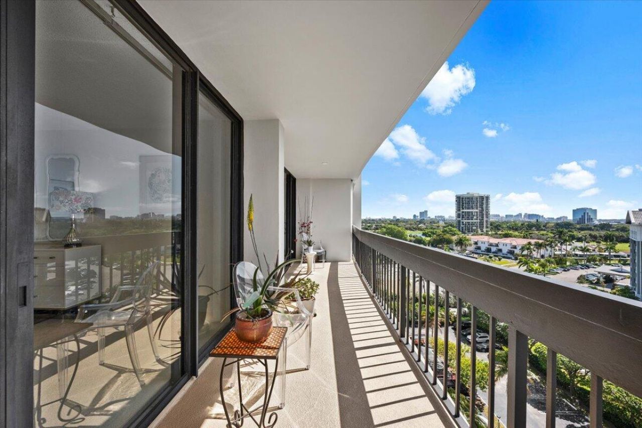 2400 Presidential Way, Unit 1005, West Palm Beach, FL 33401 Photo
