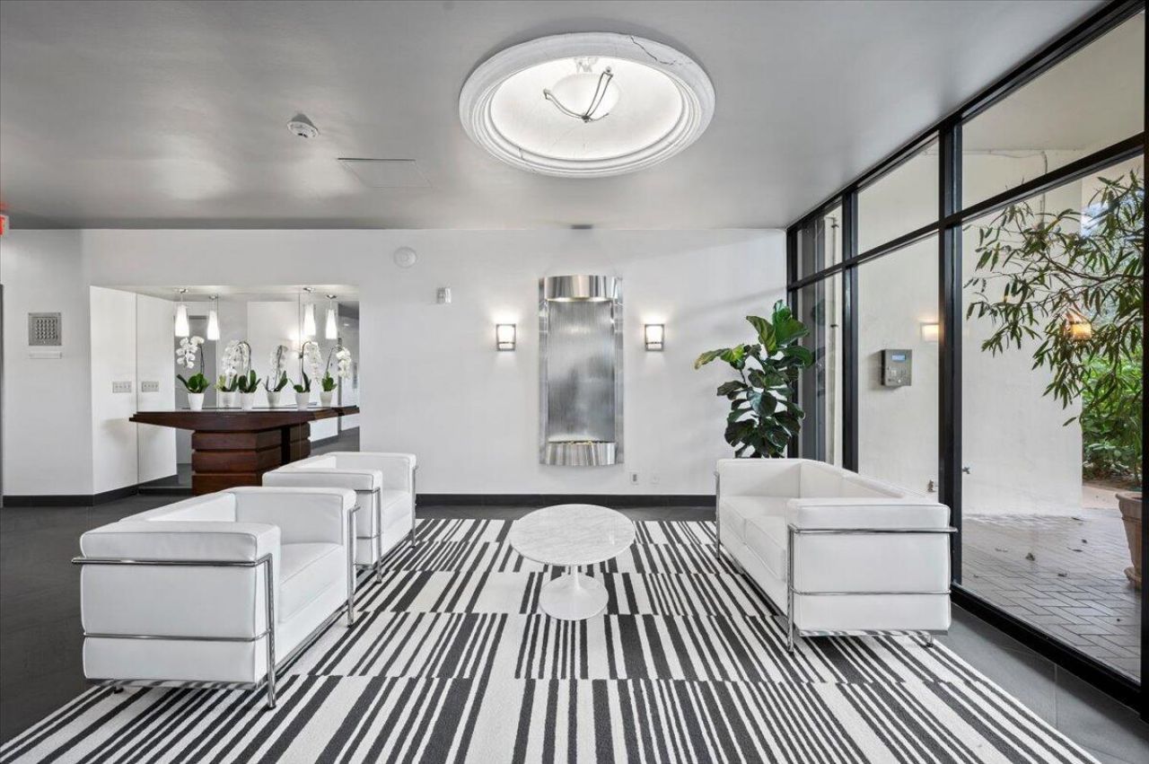 2400 Presidential Way, Unit 1005, West Palm Beach, FL 33401 Photo