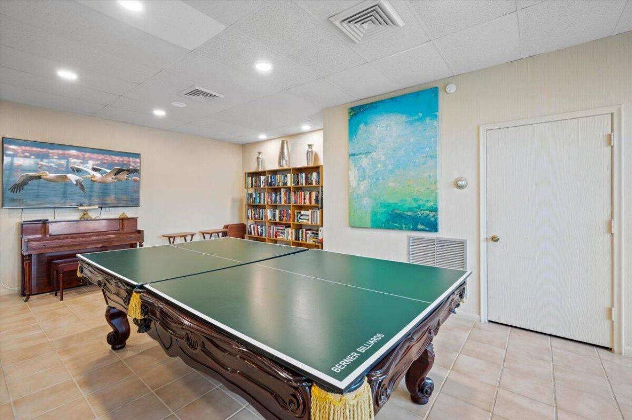 2400 Presidential Way, Unit 1005, West Palm Beach, FL 33401 Photo