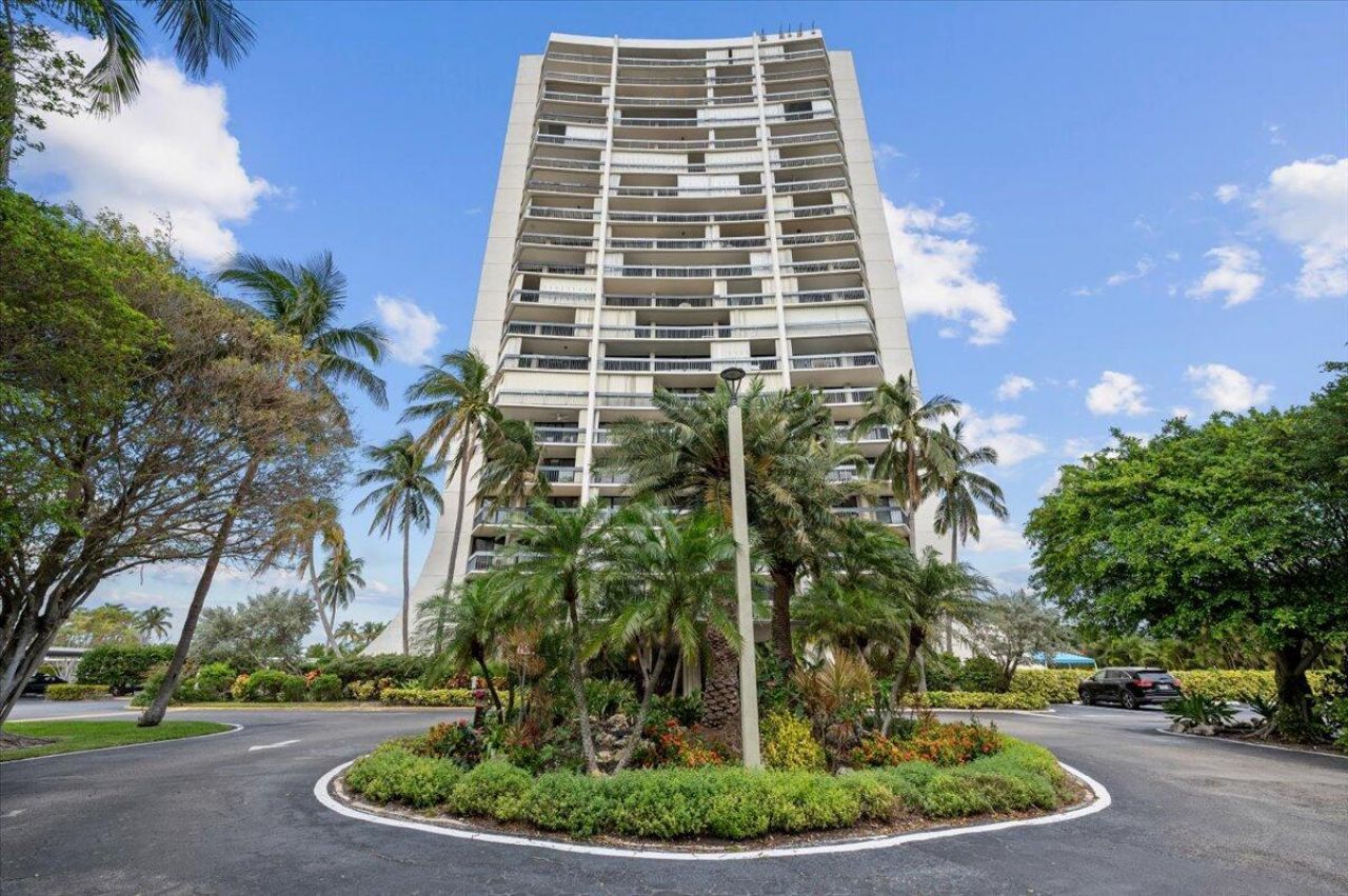 2400 Presidential Way, Unit 1005, West Palm Beach, FL 33401 Photo