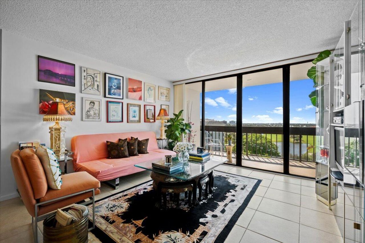 2400 Presidential Way, Unit 1005, West Palm Beach, FL 33401 Photo