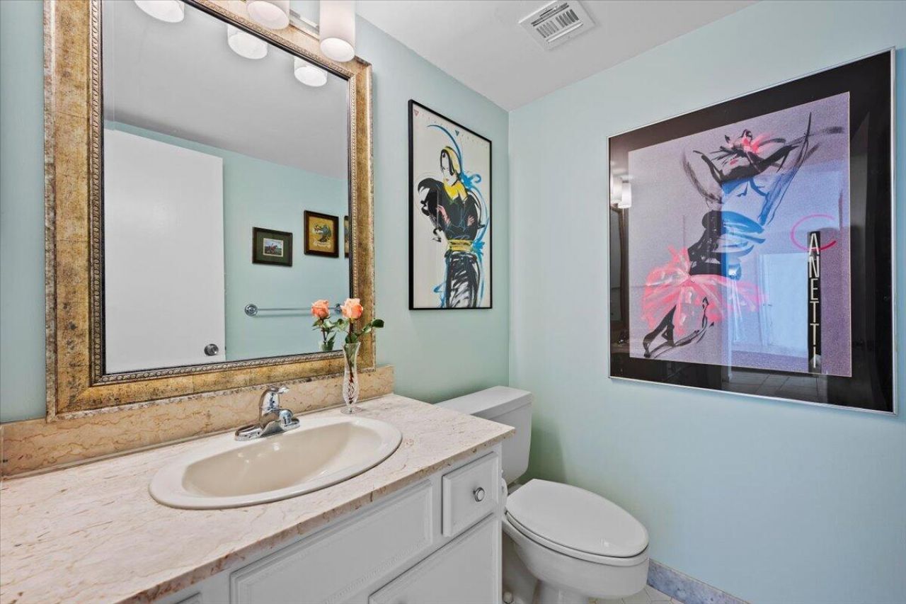 2400 Presidential Way, Unit 1005, West Palm Beach, FL 33401 Photo