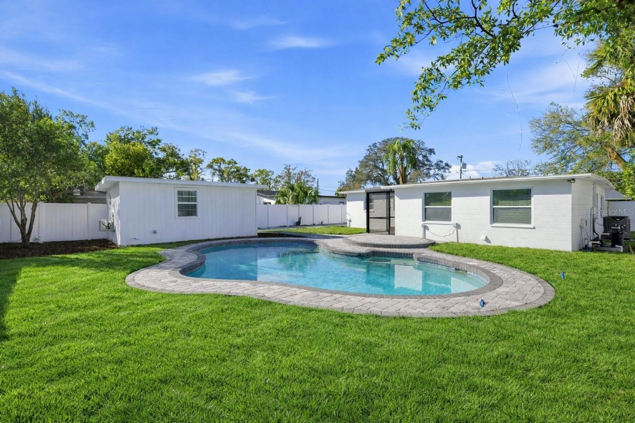2116 W Sewaha Street, Tampa, FL 33612 Main Photo