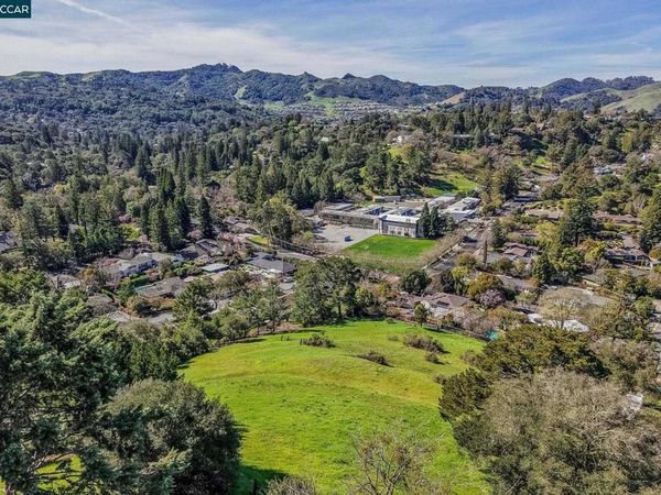 Park Lane Dr, Orinda, CA 94563
