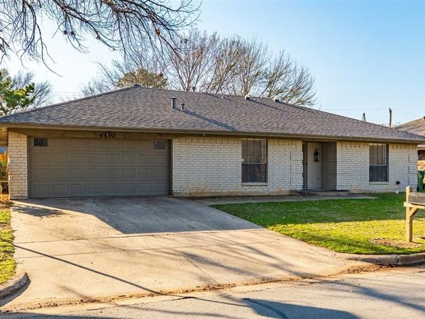 4910 Spring Creek Road, Arlington, TX 76017