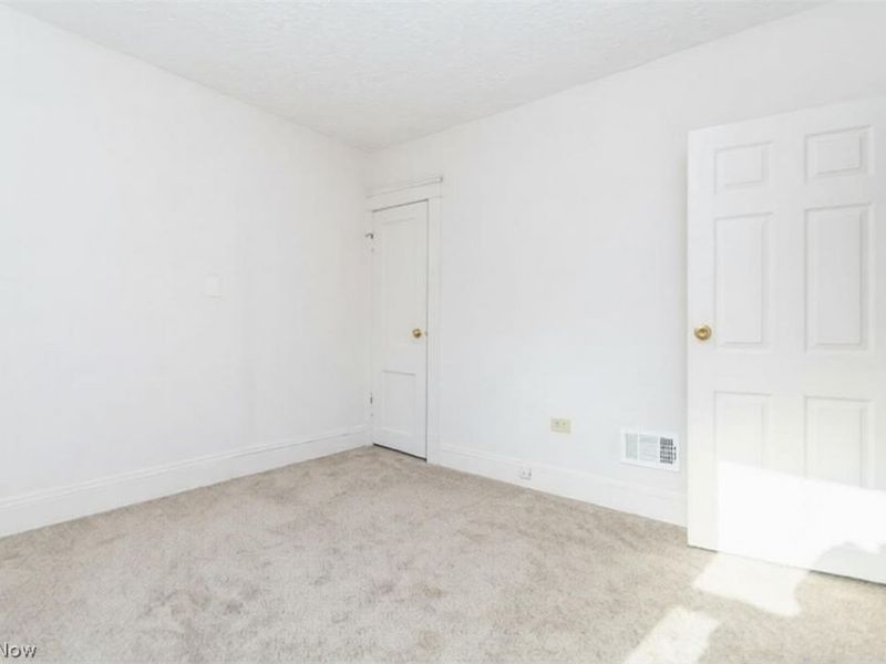 10715 Elmarge Avenue, Cleveland, OH 44105 Photo 11