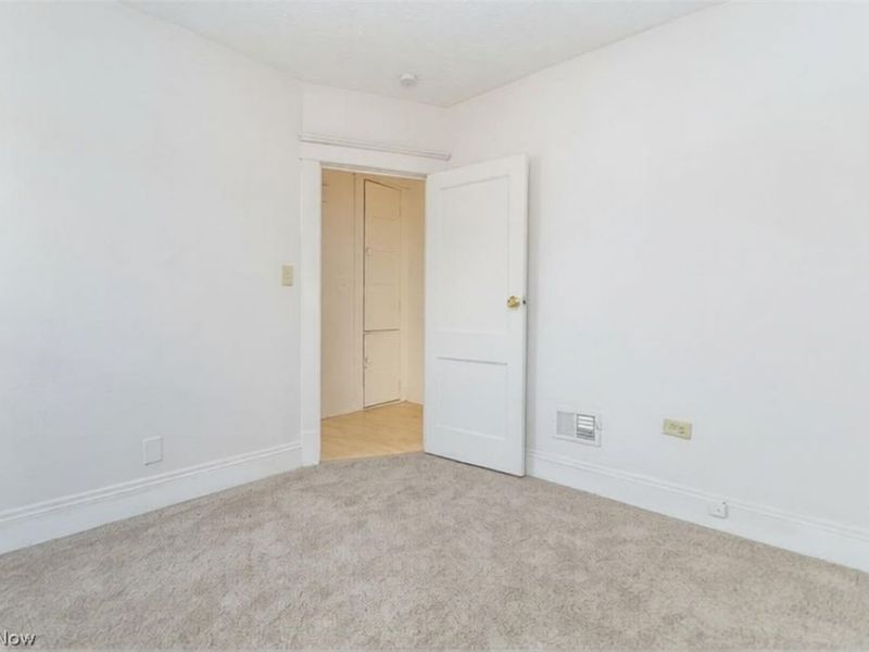 10715 Elmarge Avenue, Cleveland, OH 44105 Photo 3