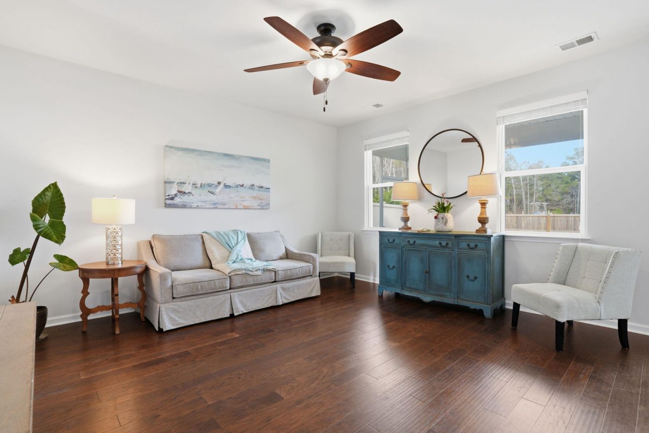 3822 Sawmill Court Photo 6