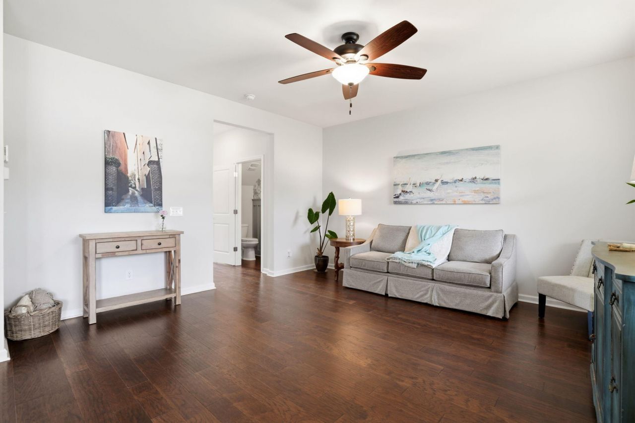 3822 Sawmill Court Photo 7