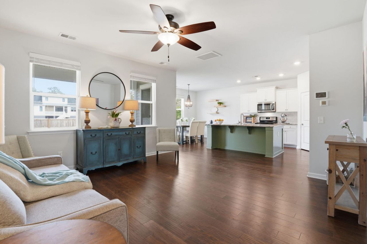 3822 Sawmill Court Photo 8