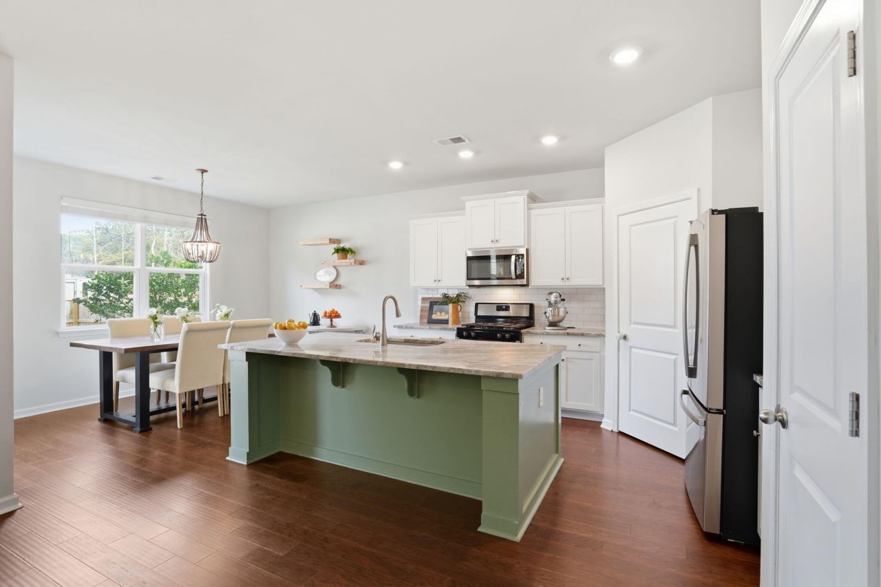 3822 Sawmill Court Photo 9