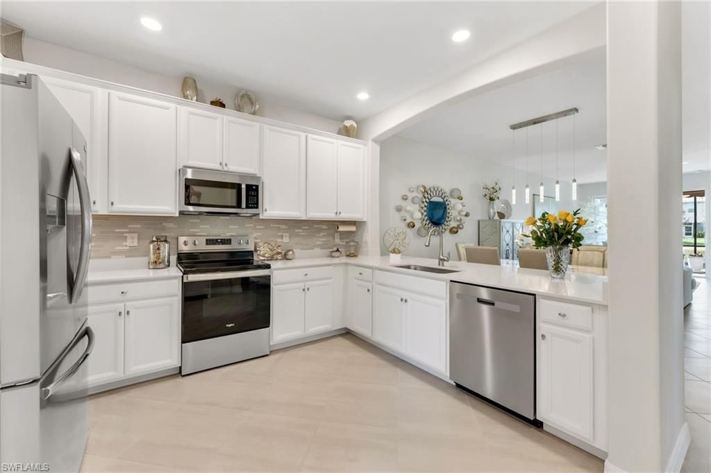 2543 Vine Ave, Naples, FL 34120 Photo