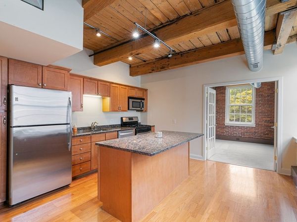 25 Cedar St., Unit 4, Amesbury, MA 01913