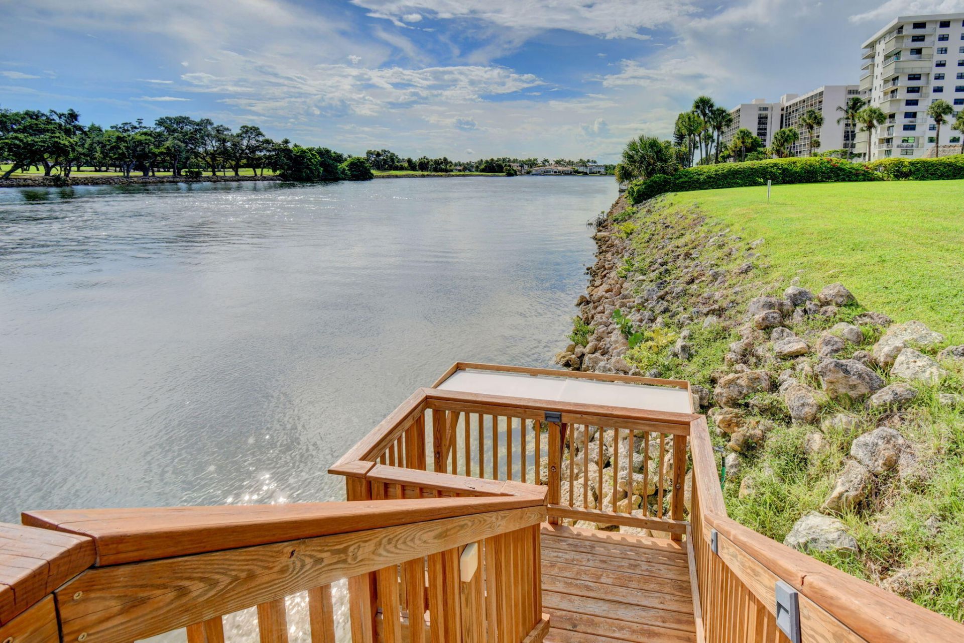 300 Golfview Road, Unit 407, North Palm Beach, FL 33408 Photo