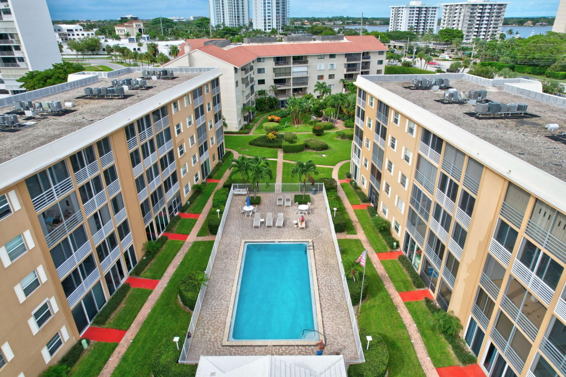 300 Golfview Road, Unit 407, North Palm Beach, FL 33408 Photo