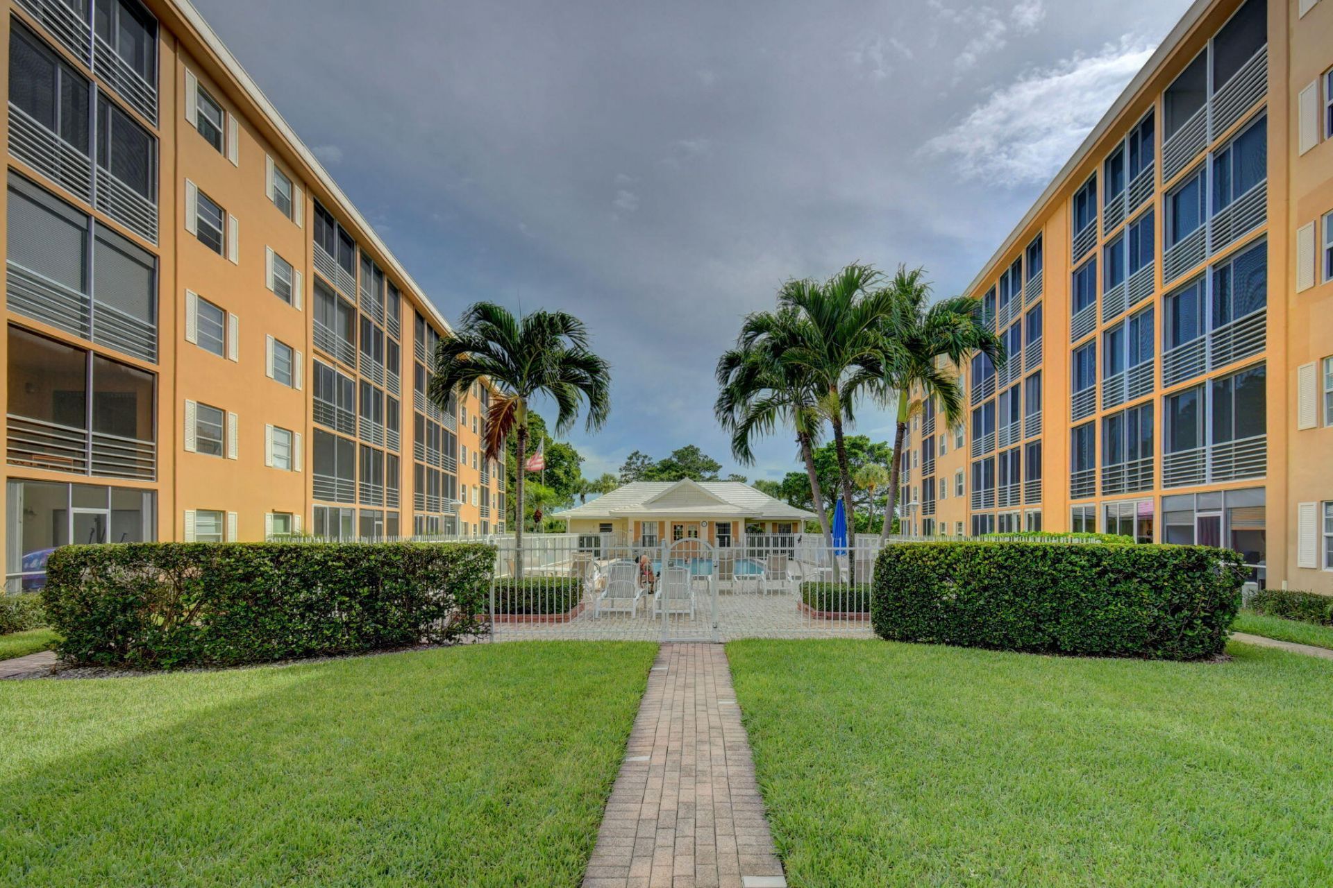 300 Golfview Road, Unit 407, North Palm Beach, FL 33408 Photo
