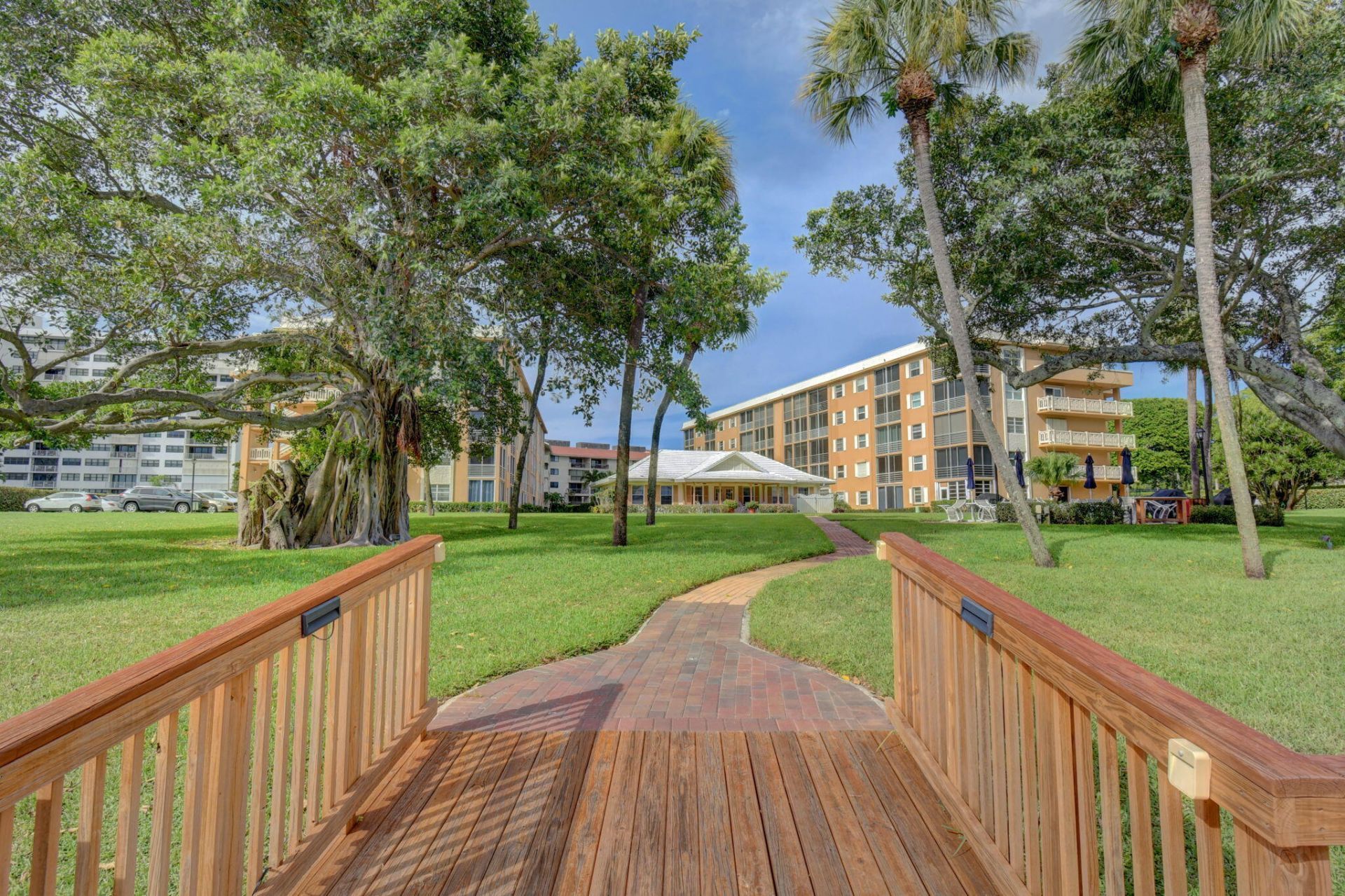 300 Golfview Road, Unit 407, North Palm Beach, FL 33408 Photo