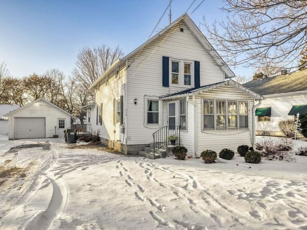 414 S State Street , Hampshire, IL 60140