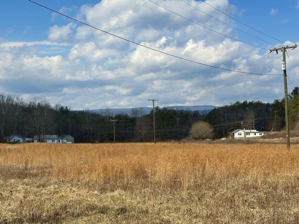 000 Bennington LN, Clifton Forge, VA 24422