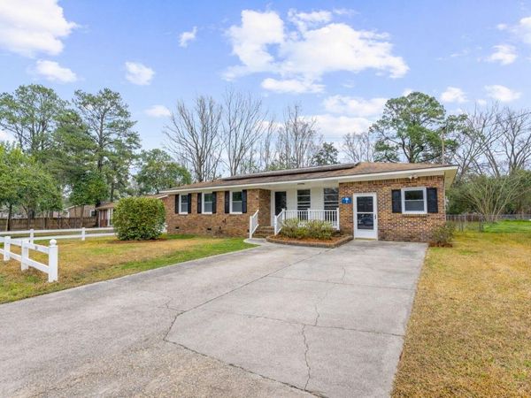 204 Falcon Drive, Summerville, SC 29485