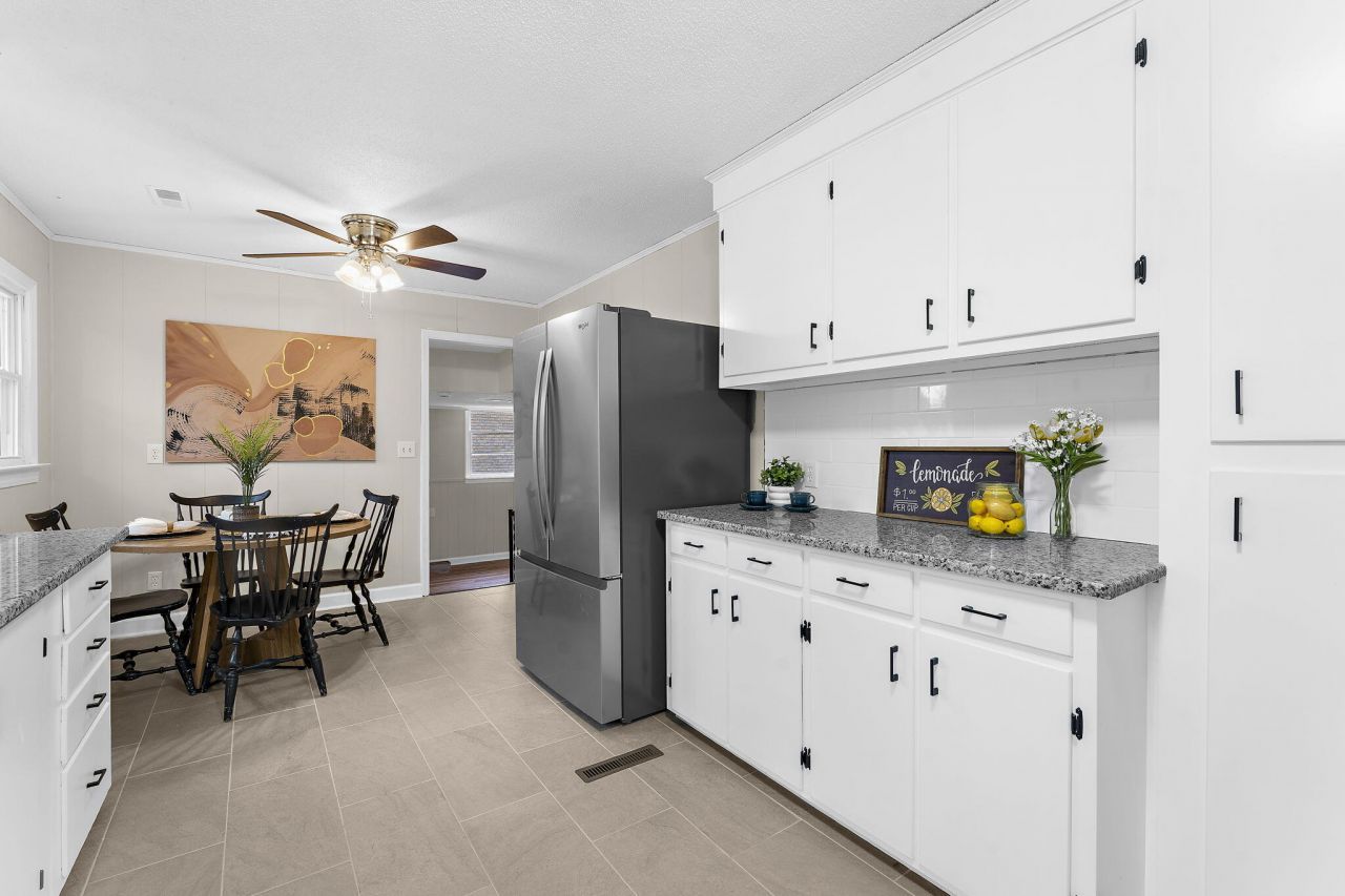 204 Falcon Drive Photo 13