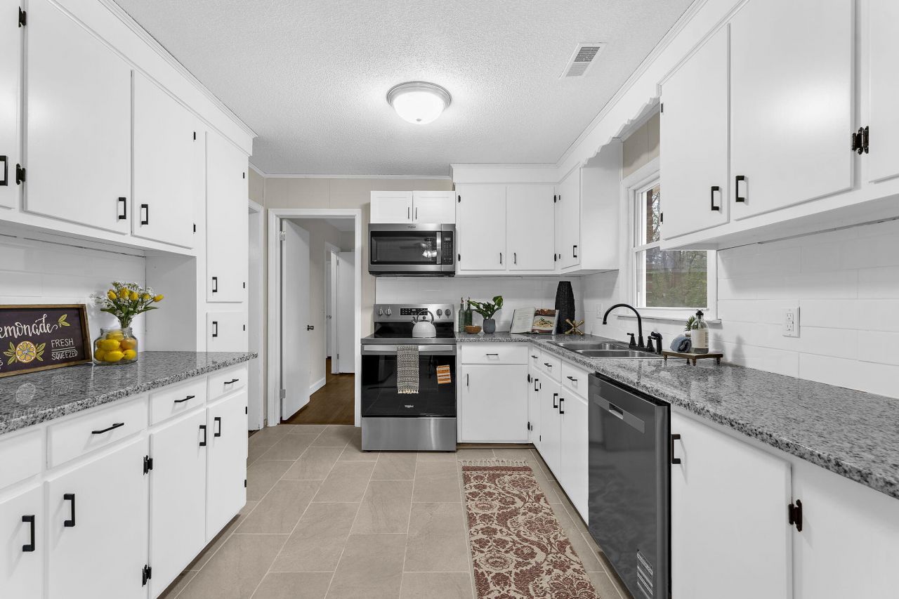 204 Falcon Drive Photo 14