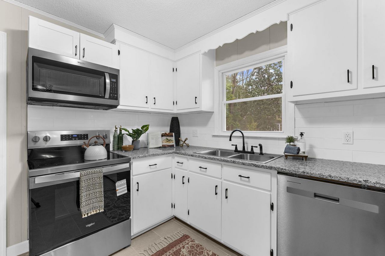 204 Falcon Drive Photo 16