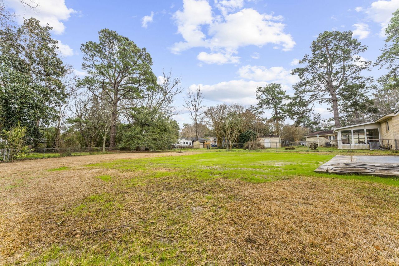 204 Falcon Drive Photo 37