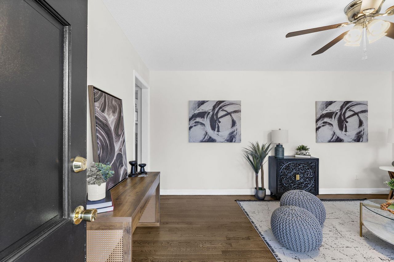 204 Falcon Drive Photo 6