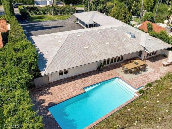 4450 Hayvenhurst, Encino, CA 91436