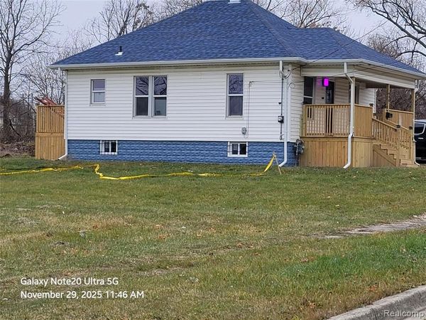 630 E Dartmouth Street, Flint, MI 48505