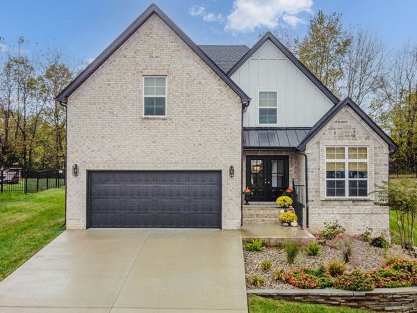 365 Frontier Dr , Clarksville, TN 37043