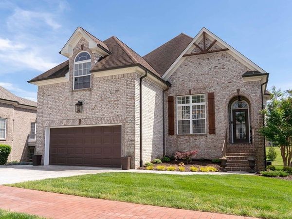 1111 Isaac Franklin Dr , Gallatin, TN 37066