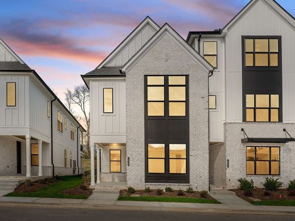 2060 Conductor Ln, Thompsons Station, TN 37179