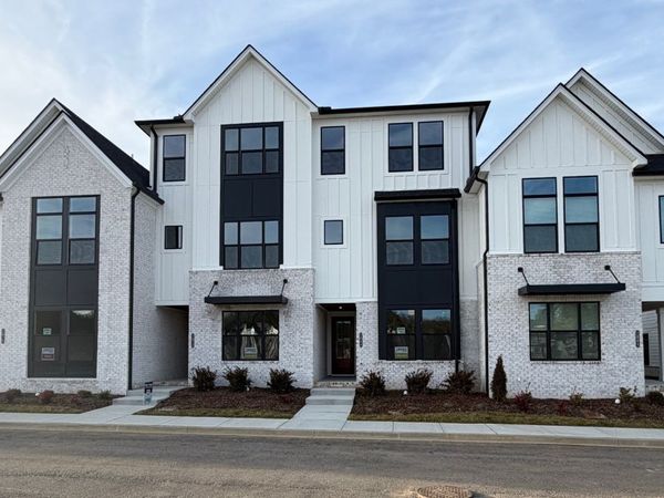 2068 Conductor Ln, Thompsons Station, TN 37179