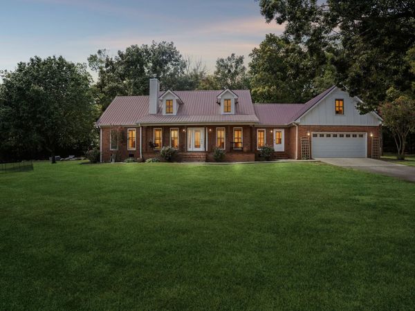 2550 Thompson Rd , Murfreesboro, TN 37128