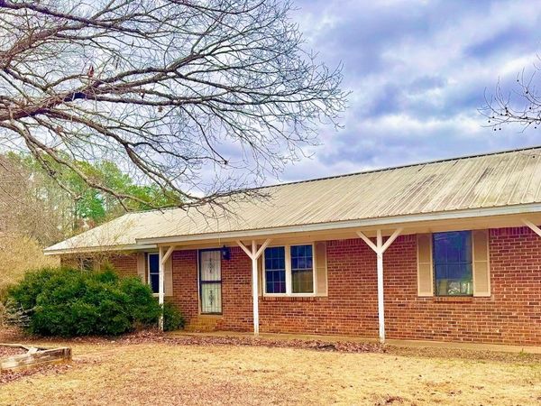 395 Hannis Rd , Bolivar, TN 38008