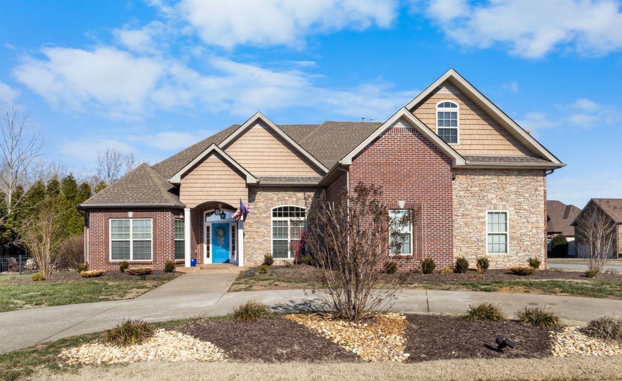 1076 Willow Cir, Clarksville, TN 37043 Main Photo