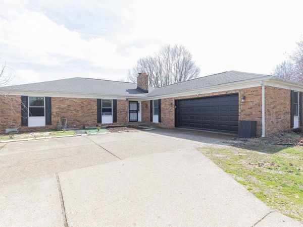 5555 Lakeside Drive, Newburgh, IN 47630