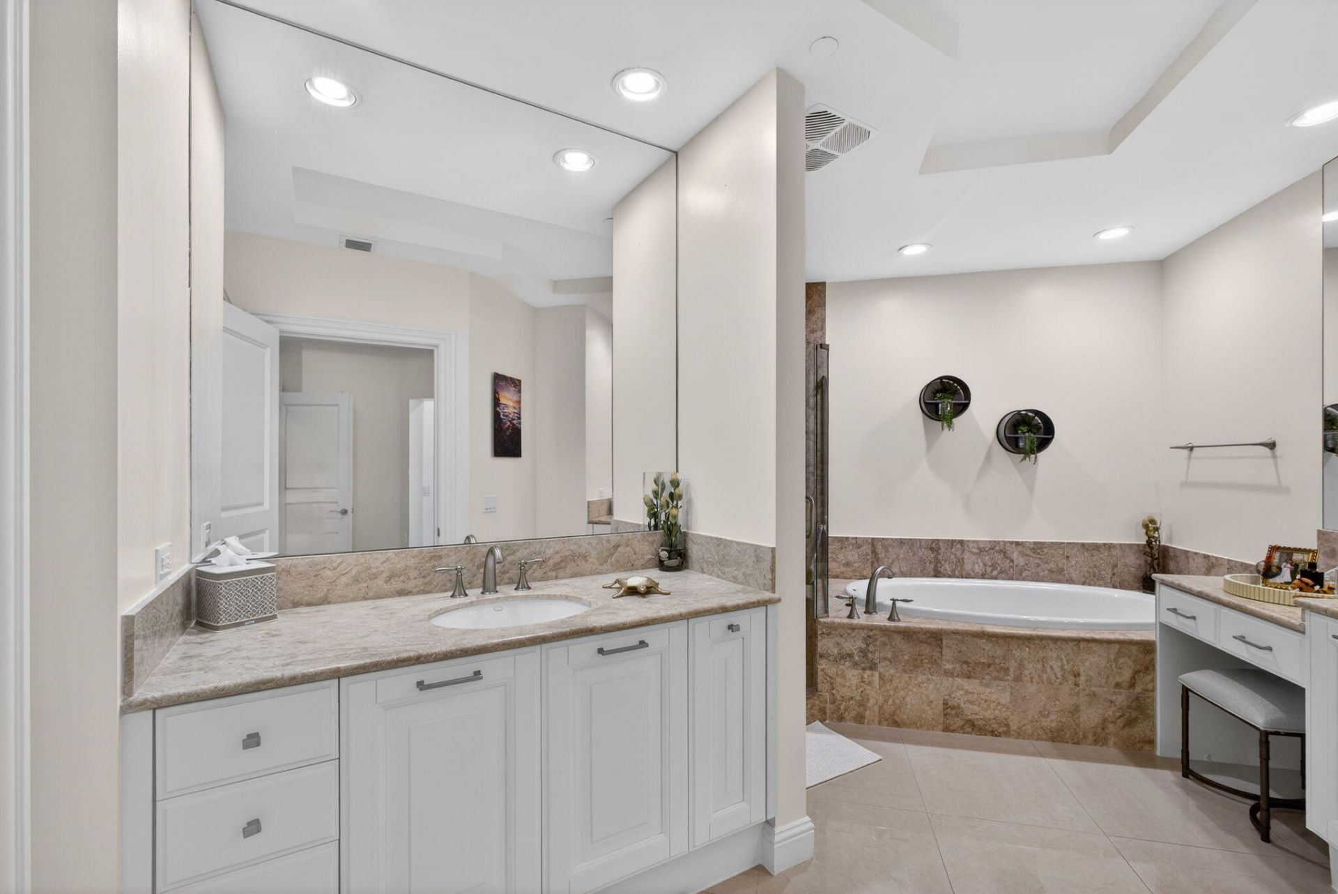 3800 N Ocean Drive, Unit 2050, Singer Island, FL 33404 Photo