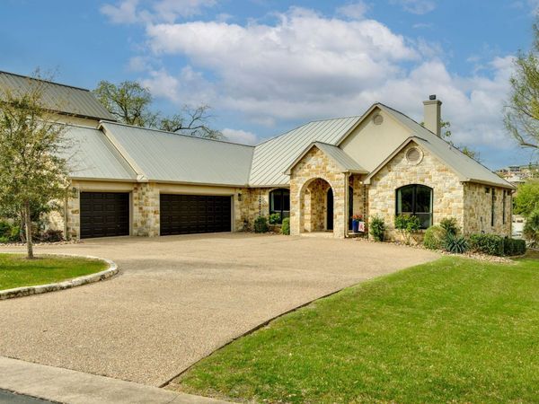 3012 Driftwood LN, Horseshoe Bay, TX 78657
