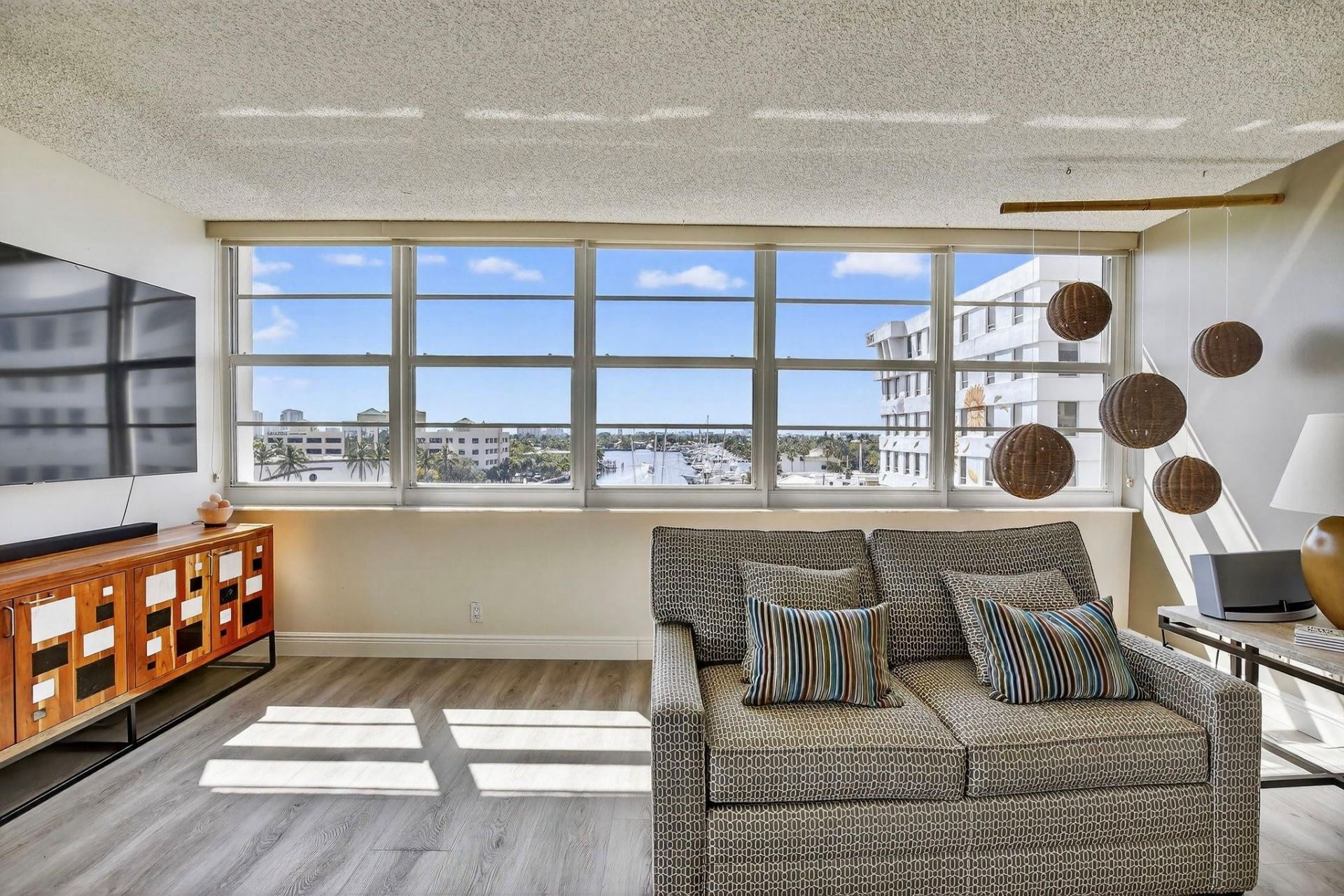 1160 N Federal Highway, Unit 714, Fort Lauderdale, FL 33304 Photo