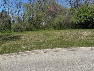 2439 Greystone Lane, Springfield, OH 45503