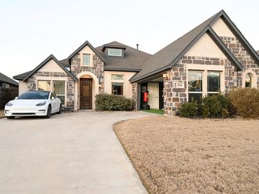 4716 Hazy Hollow Lane, Fort Worth, TX 76036