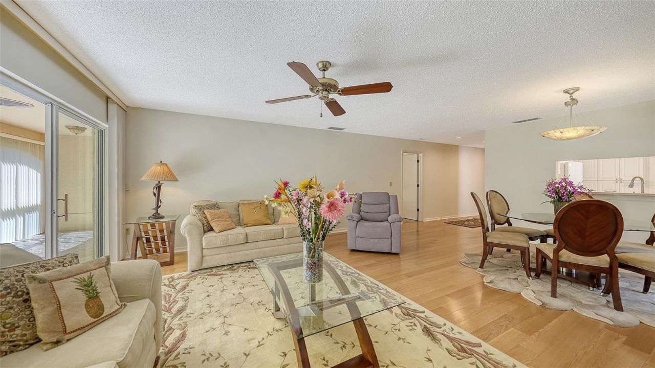 5521 Chanteclaire, Unit 21, Sarasota, FL 34235 Photo