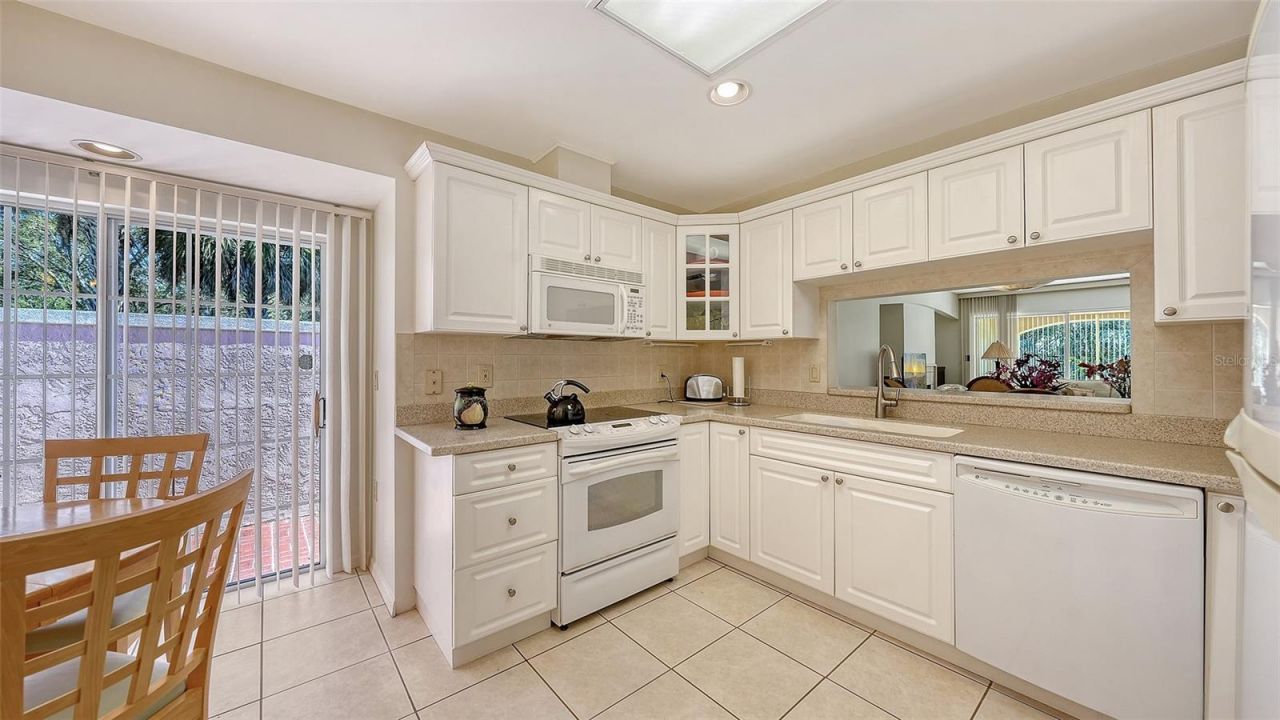 5521 Chanteclaire, Unit 21, Sarasota, FL 34235 Photo